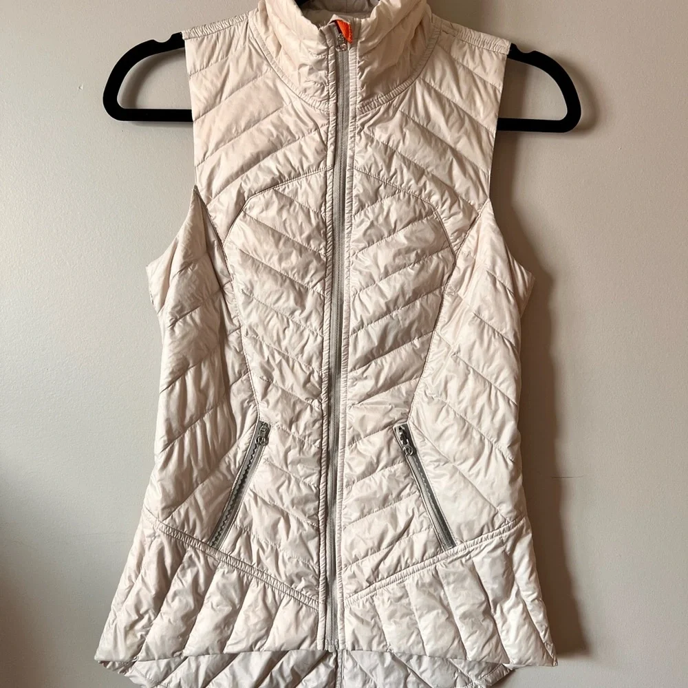 ⭐️ Lululemon Ride On Vest ⭐️ - Picture 4 of 14